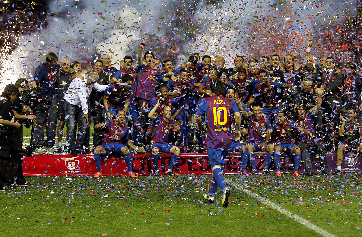 杜塞尔多夫球员集体爆发，连胜开局