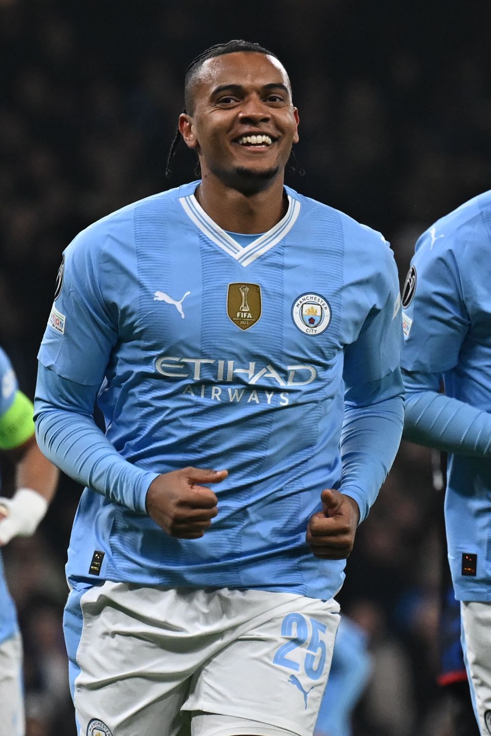 火力全开！曼城大胜晋级欧冠八强！的简单介绍