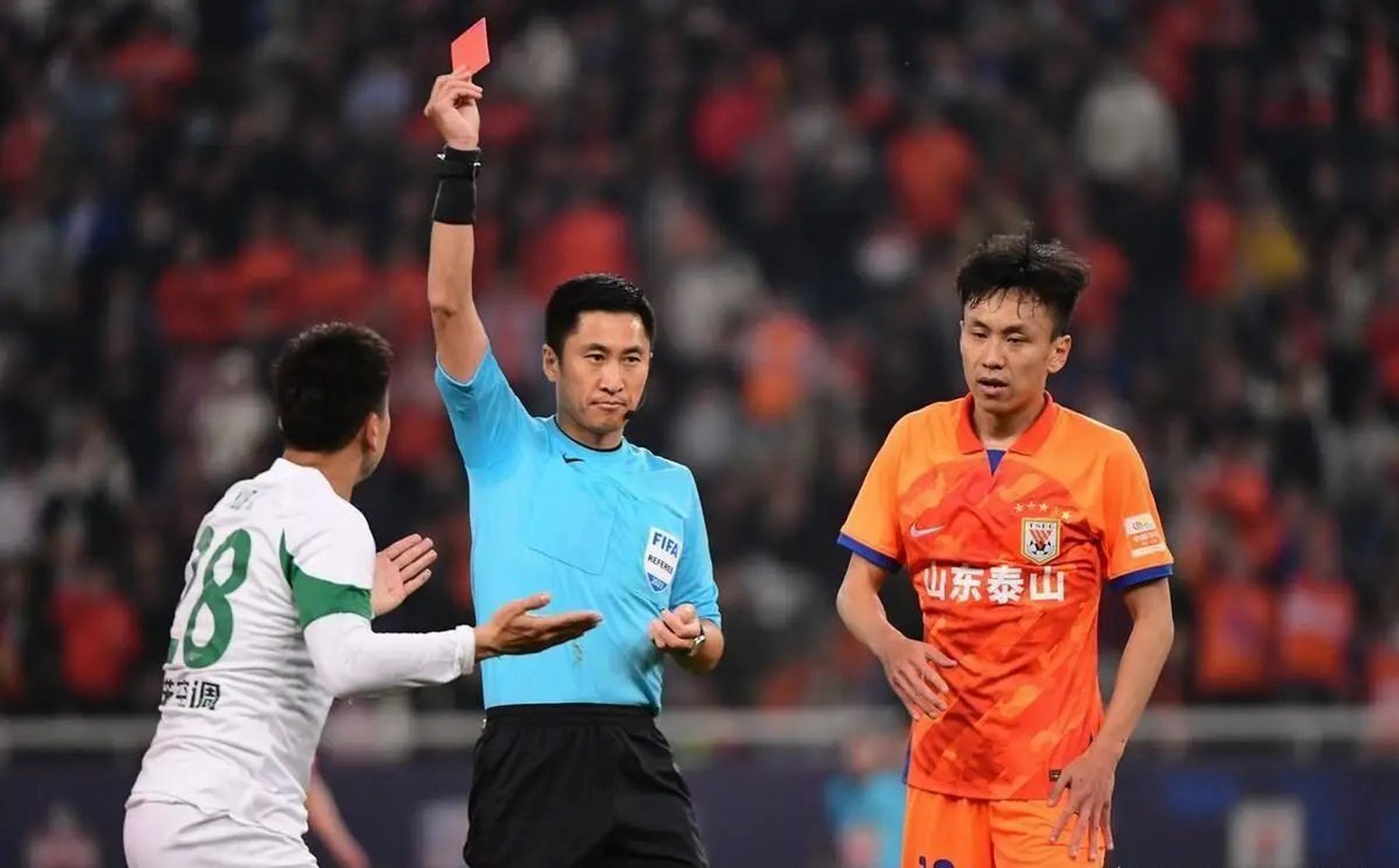 PG中国官网-亚冠淘汰赛战火点燃，球队备战保持紧张