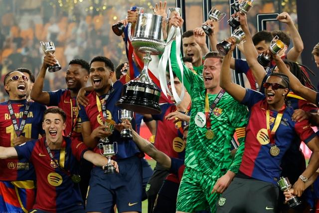 经典德比大战火爆，球迷热血沸腾