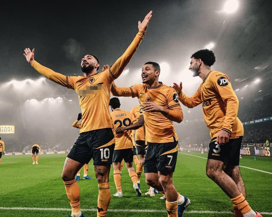 PG平台-外籍球员抵达训练场，球队迎来新鲜血液