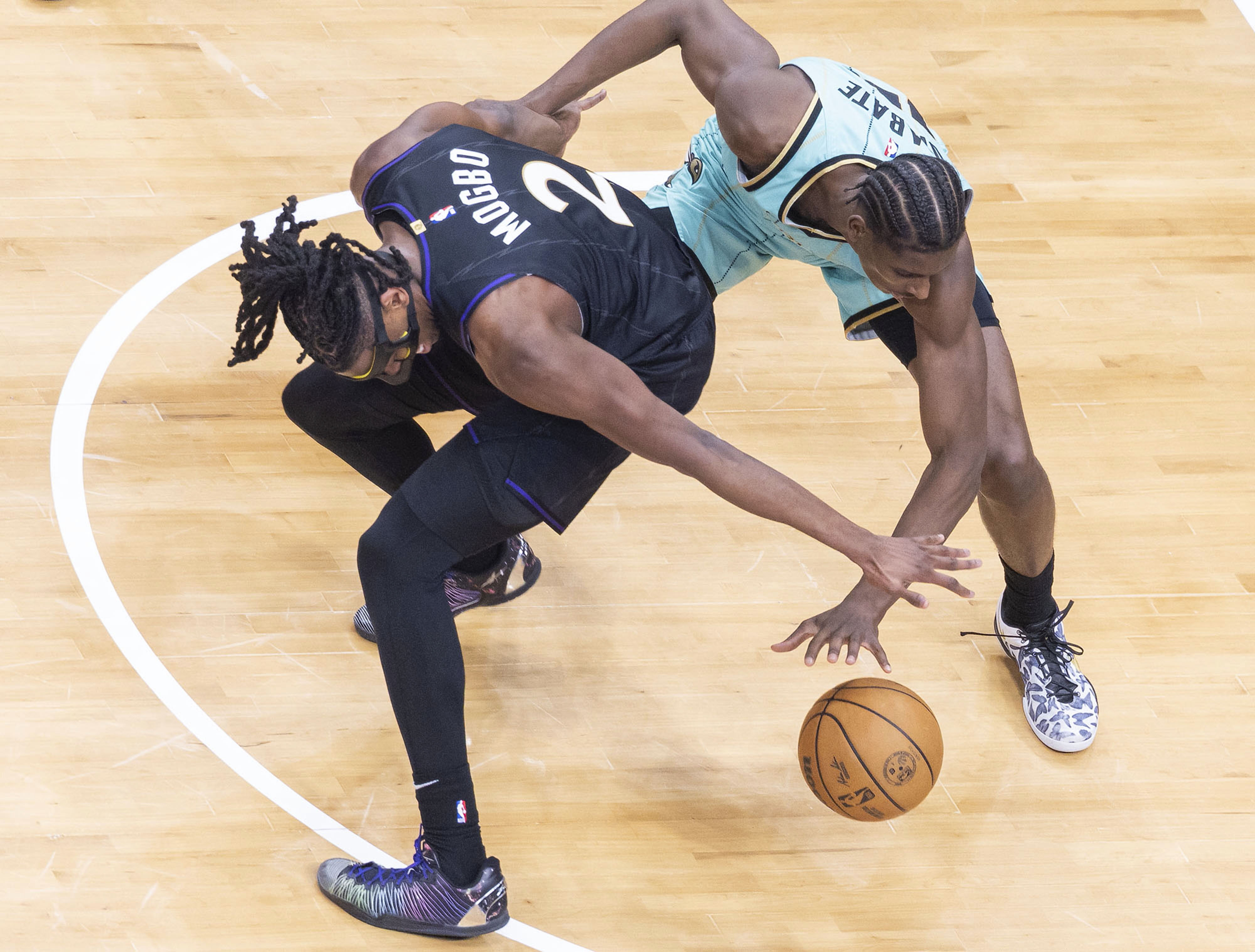 PG中国登录入口-猛龙击败步行者，挺进季后赛