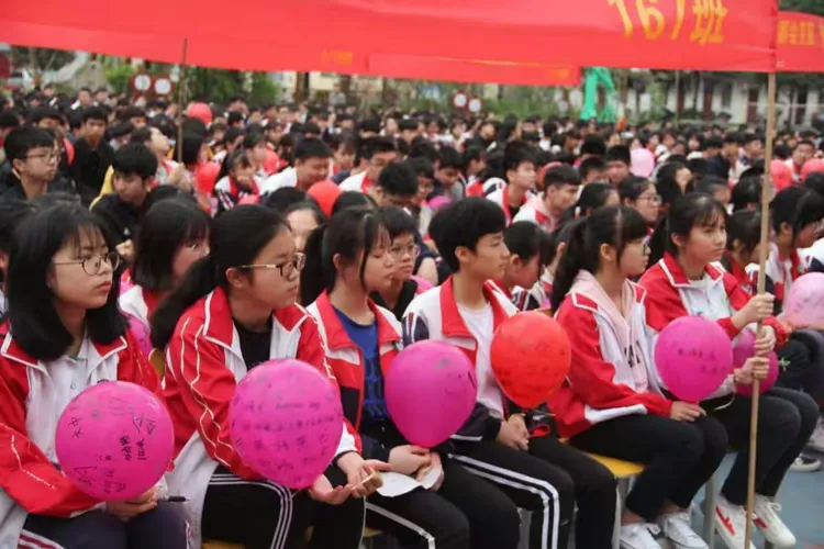 巴拉多齐队飙升胜利鼓舞球迷输赢 巴拉多齐队飙升胜利鼓舞球迷输赢