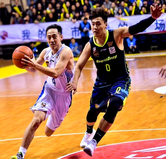 山西男篮惨败宿敌,遗憾无缘下一轮 山西男篮惨败宿敌,遗憾无缘下一轮