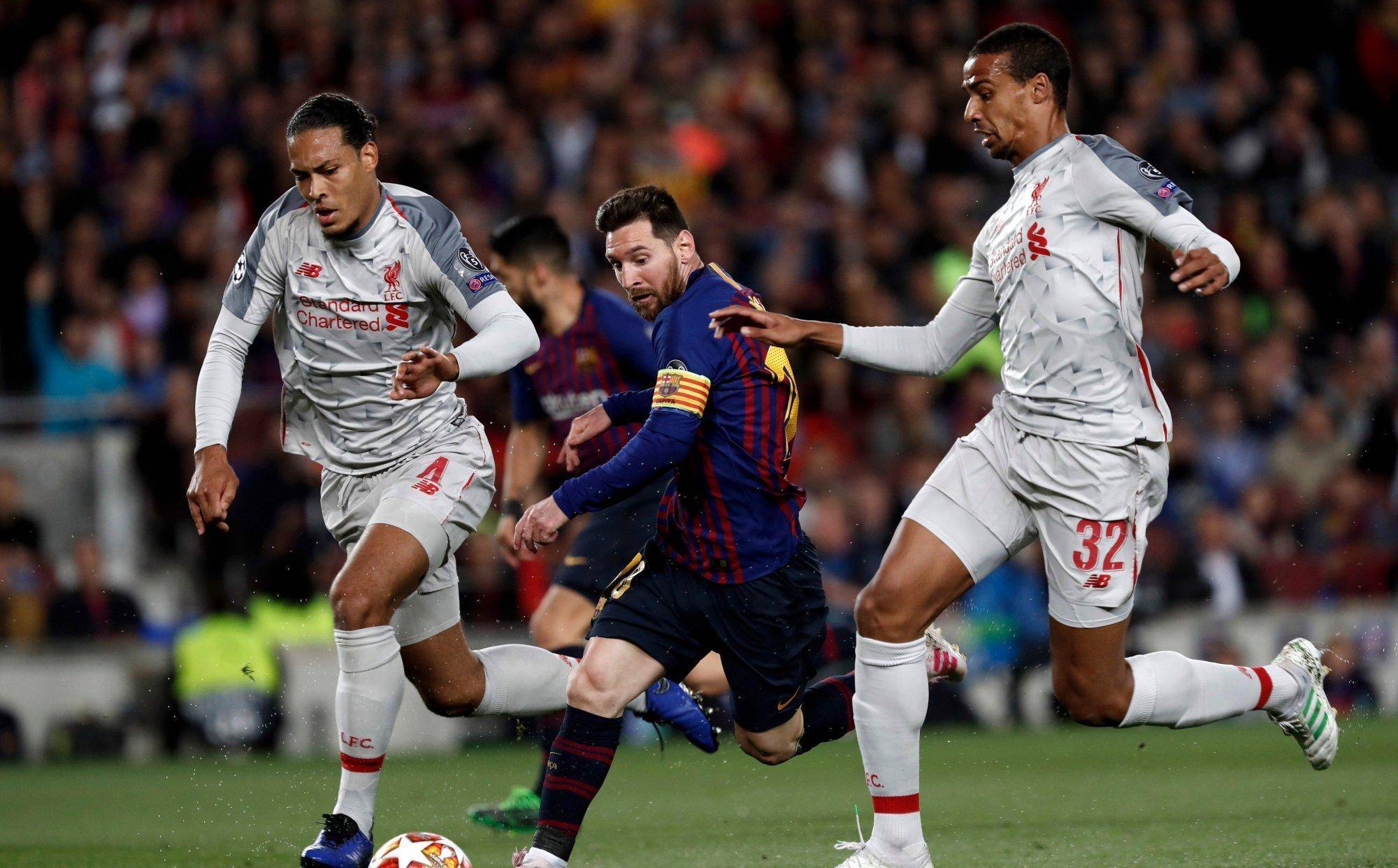 足球比赛中的精彩瞬间令人震撼