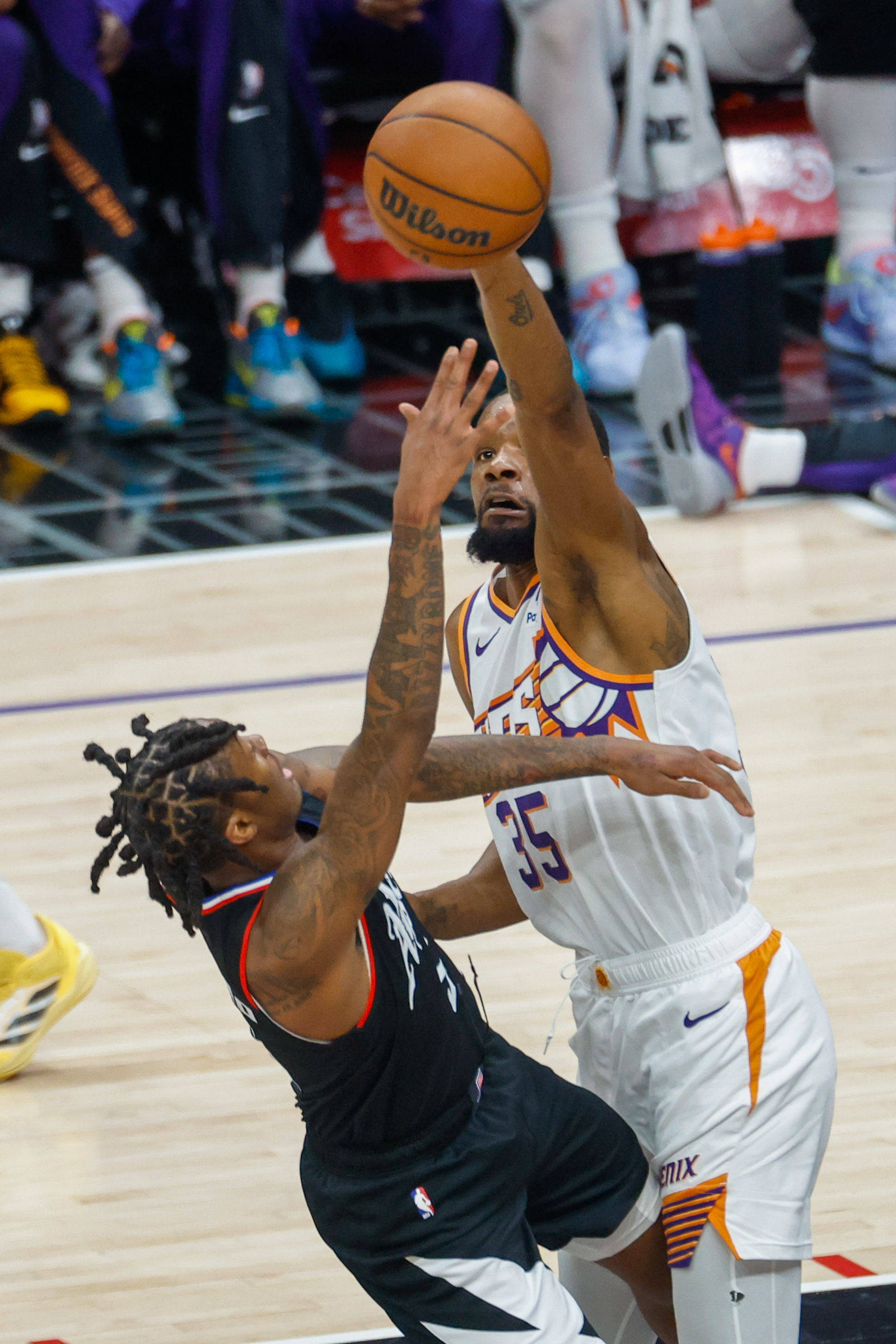 PG电子线上登入-篮球比赛中展现的技艺纯熟动人心弦