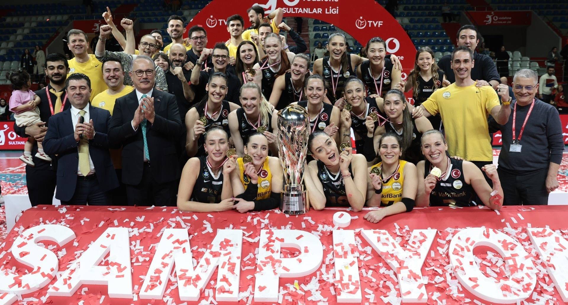 西班牙女排队长领衔火力全开,挑战冠军 西班牙女排队长领衔火力全开,挑战冠军