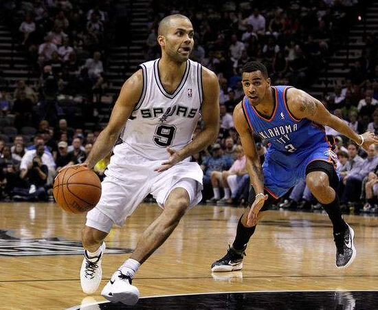 球星突破自我极限,独挑大梁领军暴扣 球星突破自我极限,独挑大梁领军暴扣