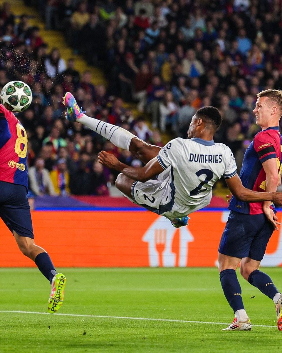 荷兰球员备战半决赛,全力以赴 荷兰球员备战半决赛,全力以赴