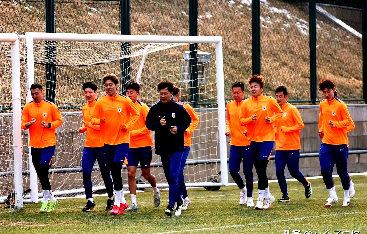 亚洲顶级联赛球员在训练中展现拼搏精神的简单介绍 亚洲顶级联赛球员在训练中展现拼搏精神的简单介绍