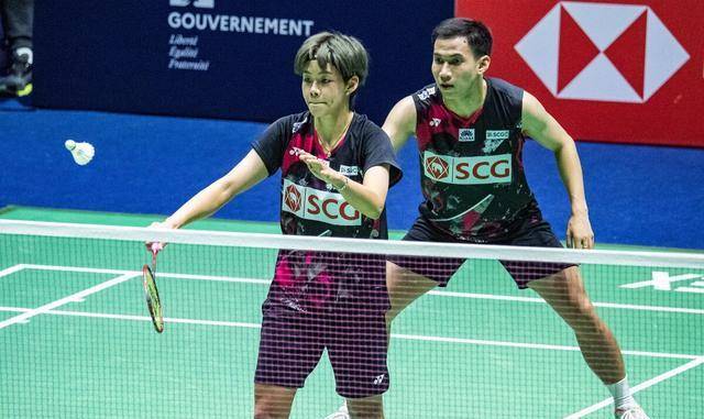 意大利拳击选手不敌对手,憾失胜机 意大利拳击选手不敌对手,憾失胜机