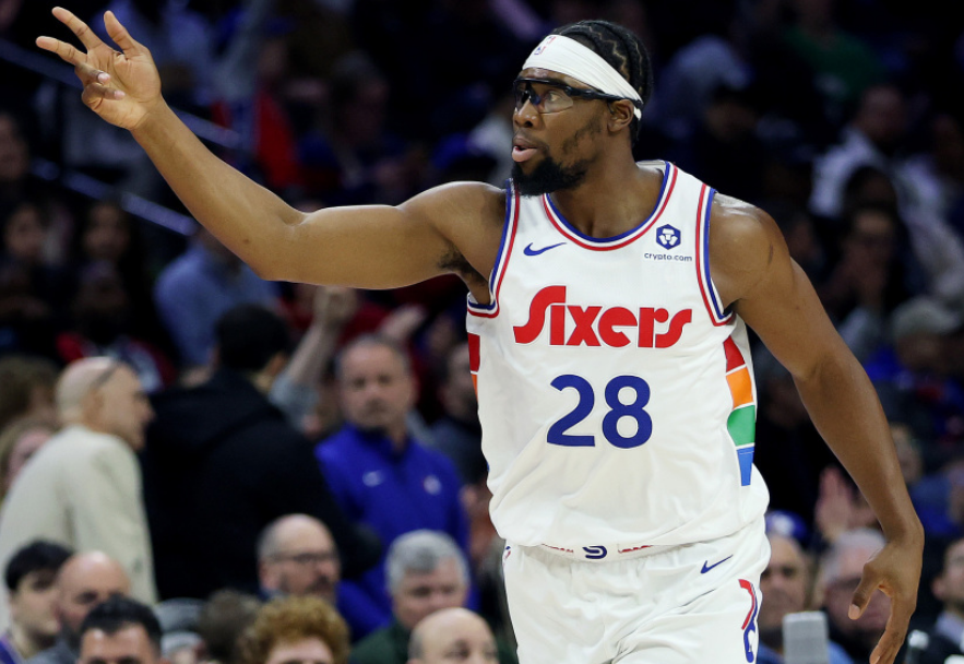 猛龙全明星球员复出,助球队再次冲向季后赛 猛龙全明星球员复出,助球队再次冲向季后赛