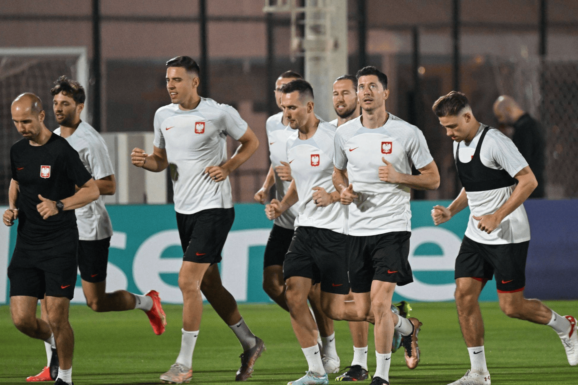 PG电子官网-实力对决中球员技艺出众，令人惊叹