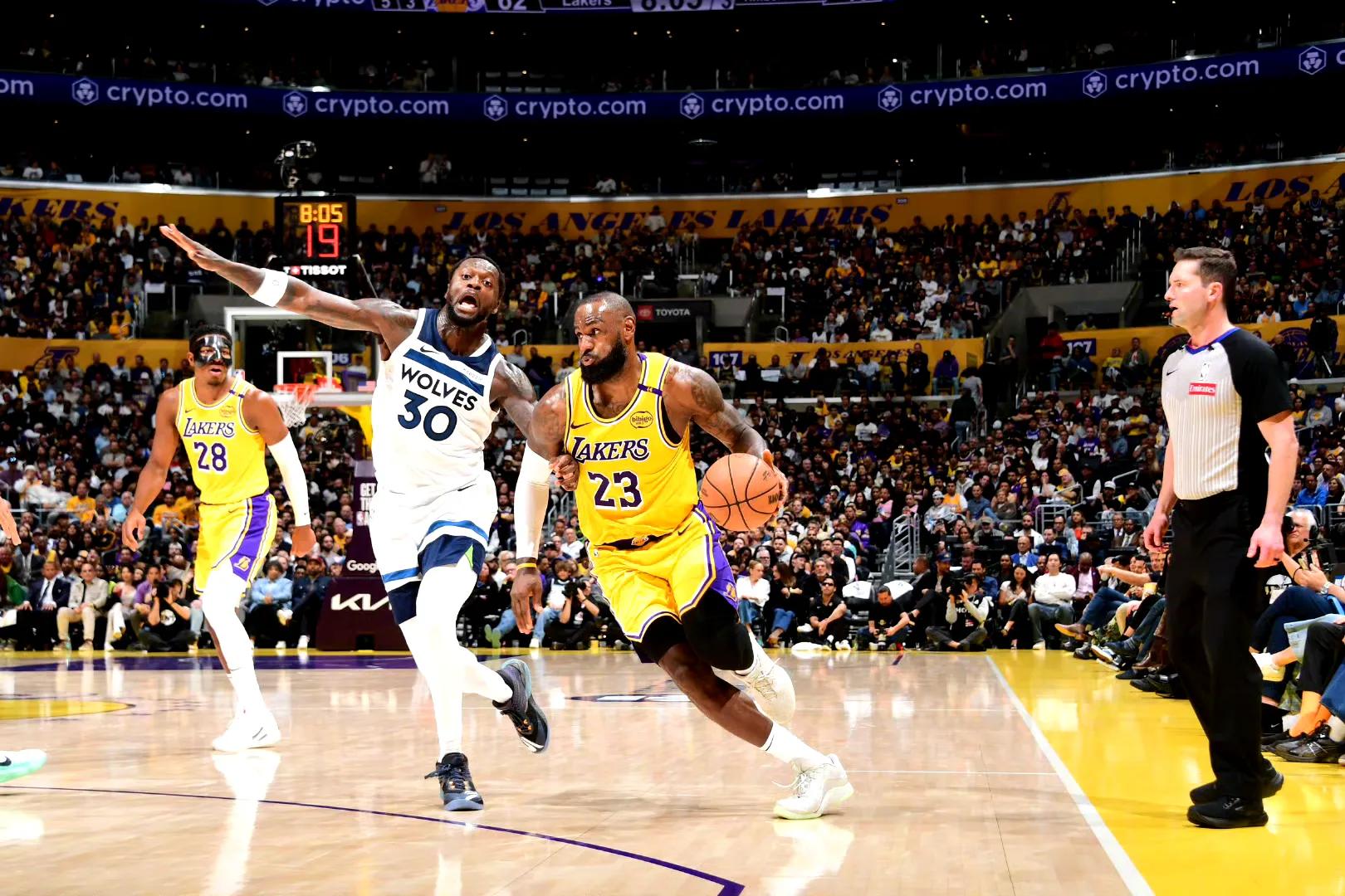 PG电子试玩-湖人队在比赛中取得了激动人心的胜利