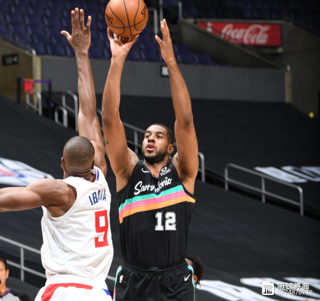 PG中国登录入口-小组最弱队取得惊人胜利，实力被低估