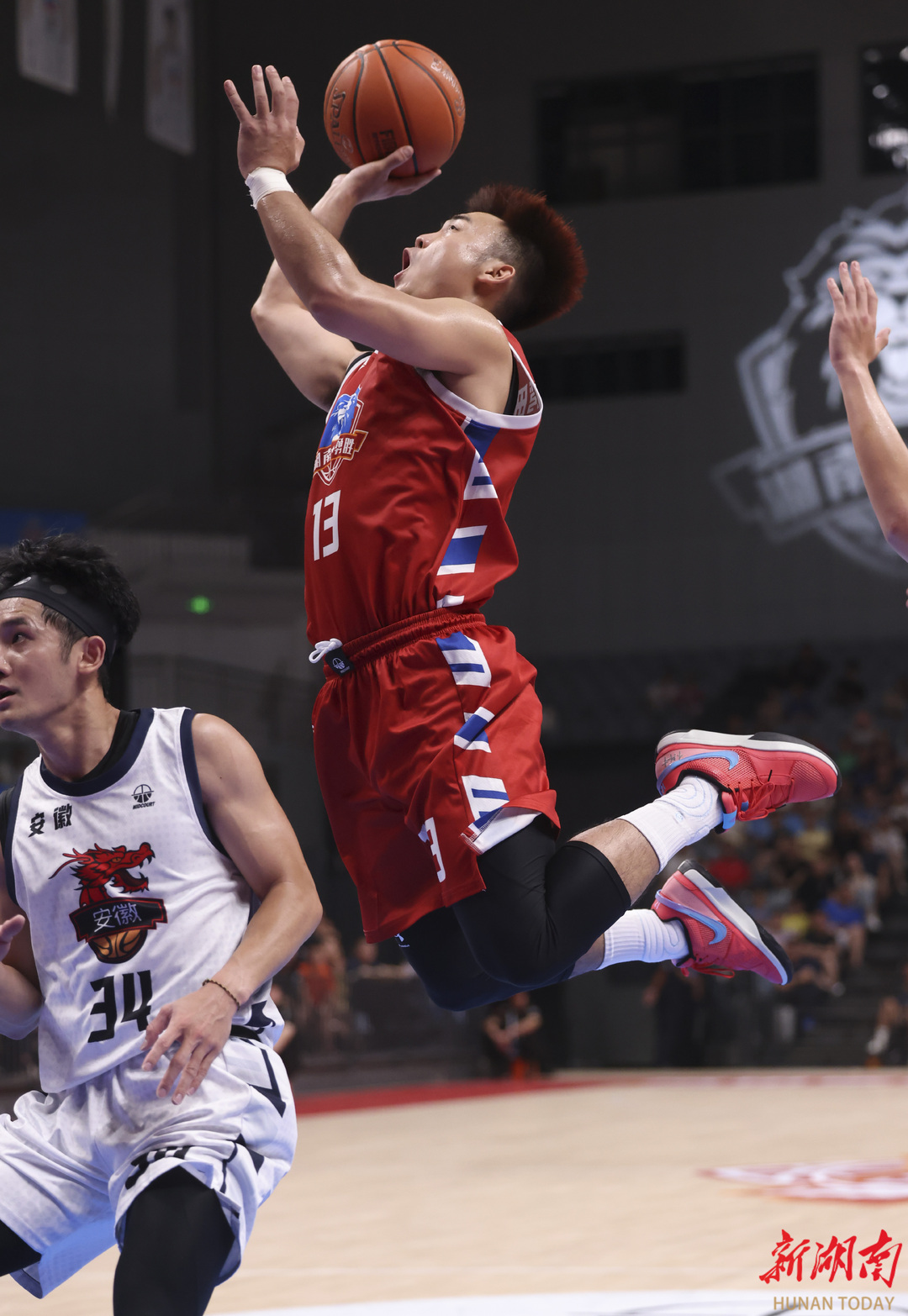 PG电子官网入口-篮球全明星赛重燃激情，球员大秀技艺